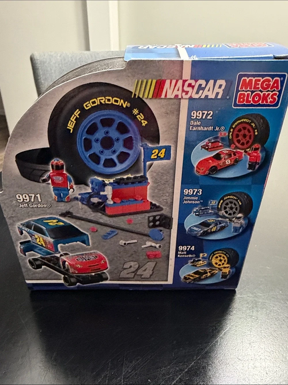 Mega Bloks NASCAR Jeff Gordon #24 Blue and Red Race Car Playset